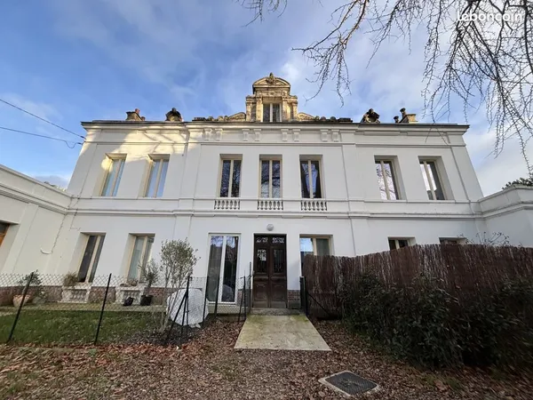 Studio 1 pièce 24 m² 