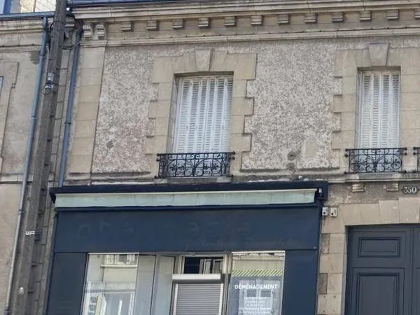 Local d'activité 140 m² 