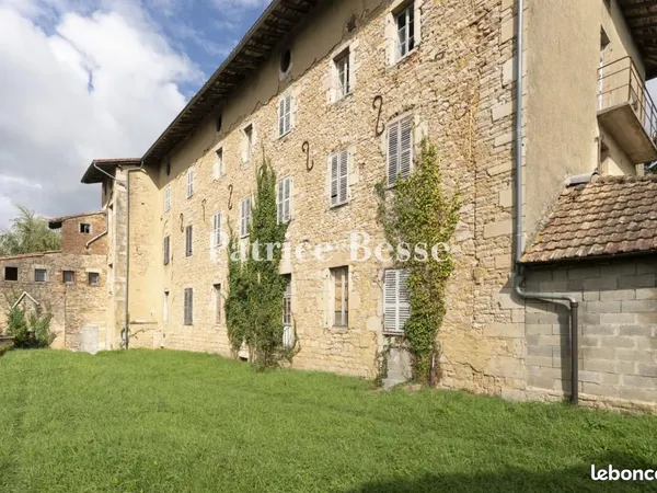 Commerce services 868 m² 