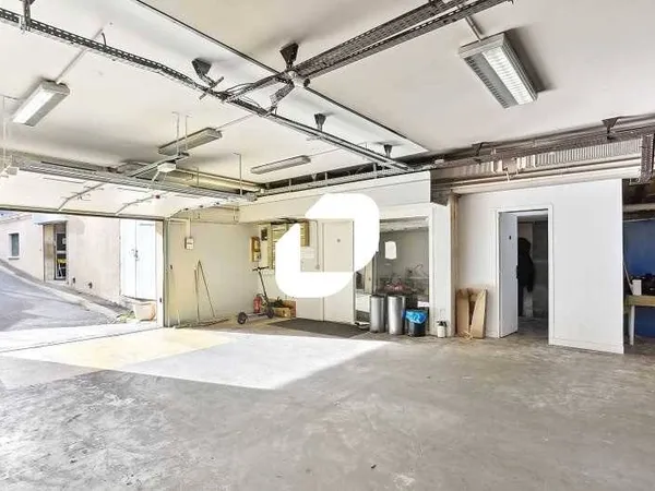 Local d'activité 450 m² 