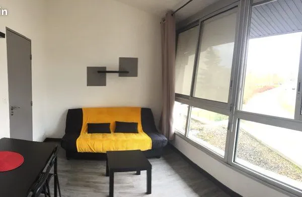 Loue studio meublé 