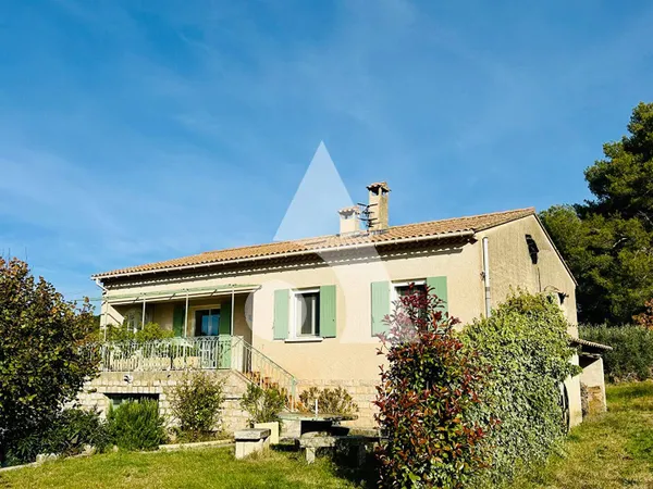 Maison de plain-pied 4 pièces 105 m² 