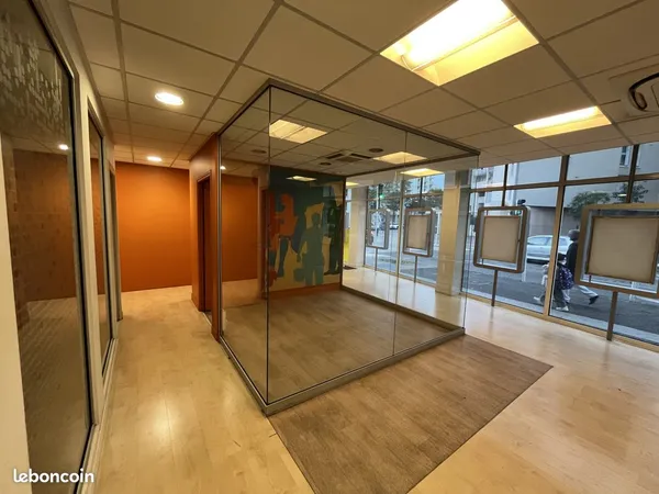 Bureaux, local commercial 242 m² Toulon 