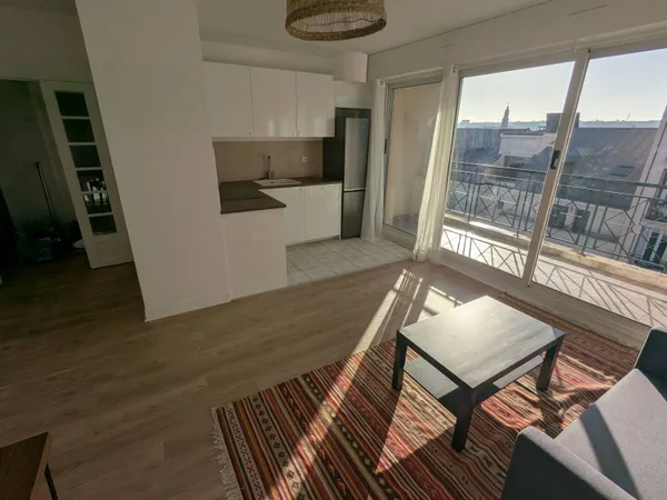 LOCATION MEUBLÉE AVEC PARKING - LE RAINCY - GARE / CENTRE-VILLE 