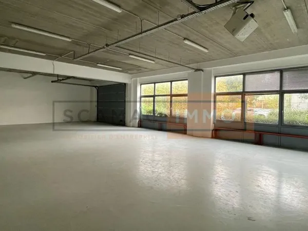 Local d'activité 394 m² 