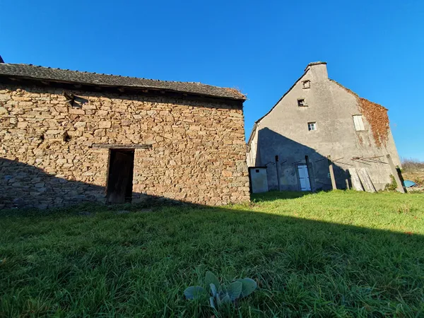 Maison authentique avec grange à réhabiliter selon vos envies 