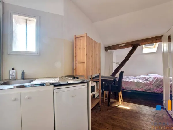 Studio 1 pièce 13 m² 