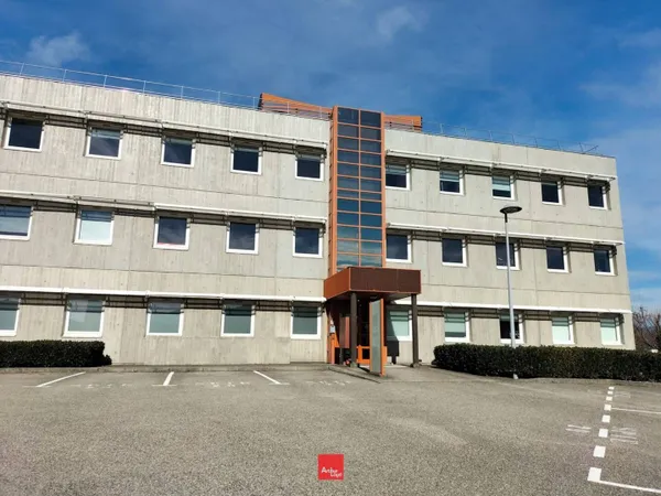 Bureaux 329 m² 