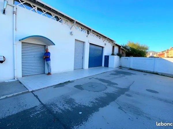 Local commercial 300 m² 