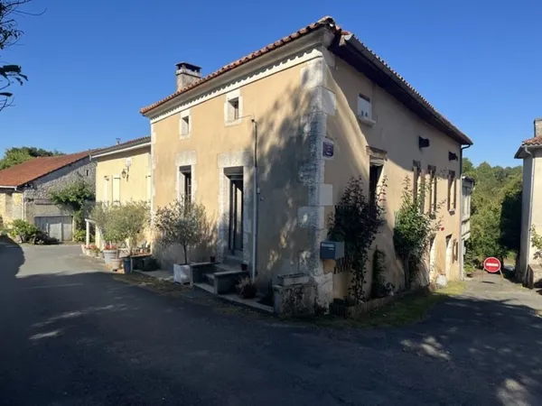 Maison de bourg de 4 pièces principales 