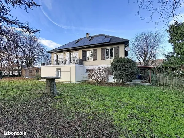 Maison 6 pièces 141 m² 
