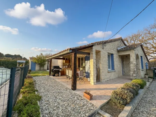 Maison de plain pied, avec piscine Proche de Vaison-la-Rom 