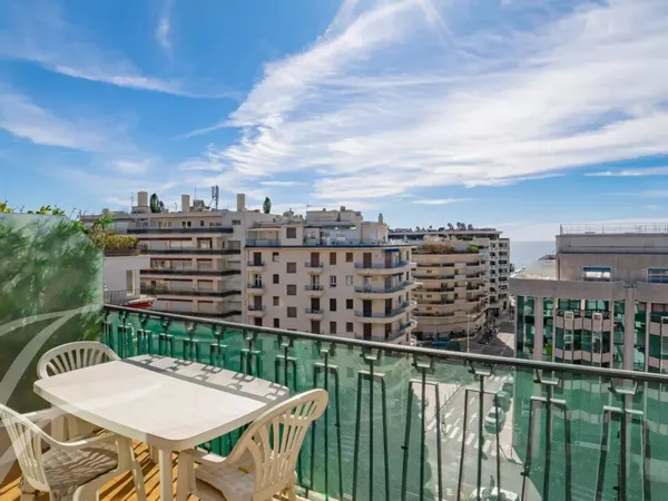 Cannes arrière Croisette - aperçu mer 