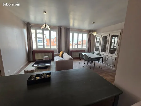 Appartement-République/Gratte-ciel-76m2-Meublé 