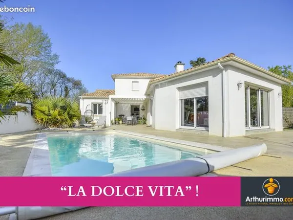 Maison 10 pièces 243 m² 
