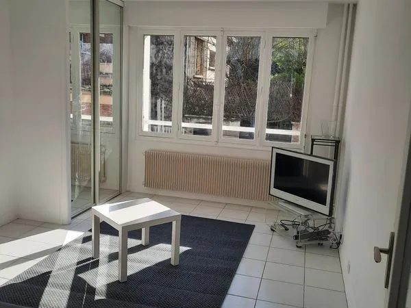 Location Studio type T1 centre Reims 