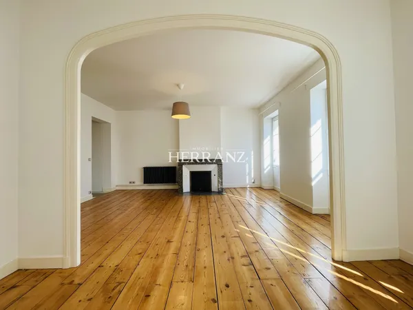 Maison de Prestige au Coeur de la Bastide de Libourne 