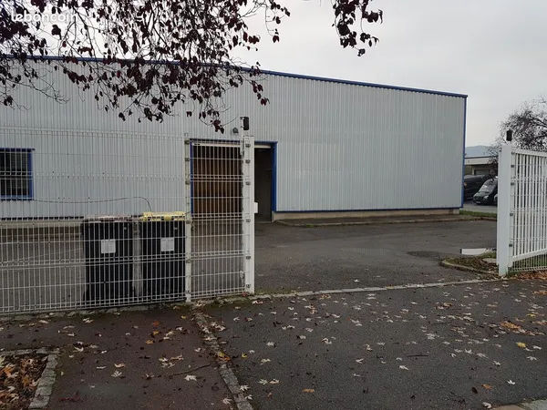 LOCAL 600 m2 Wittelsheim 