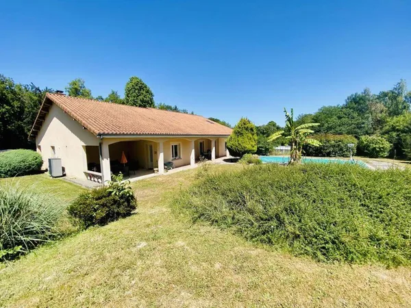 Maison 7 pièces 202 m² 