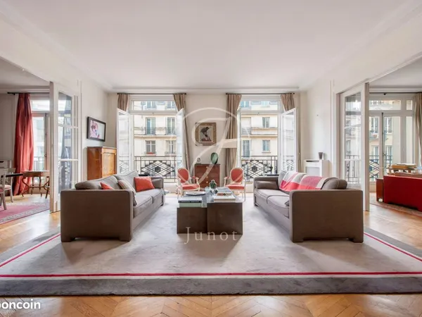 Appartement 9 pièces 324 m² 