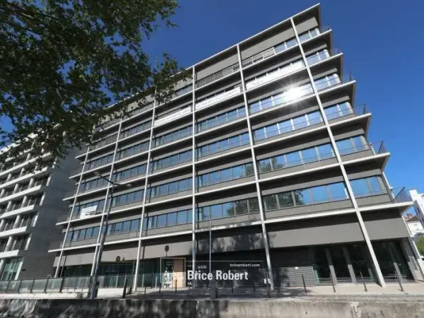 A vendre - PYLOTE - Bureaux neufs à Confluence - Lyon 2ème 