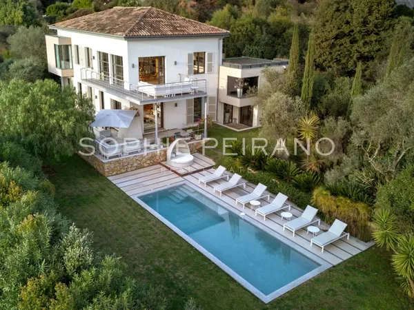 HAUTEURS DE CANNES - VILLA CONTEMPORAINE VUE MER 