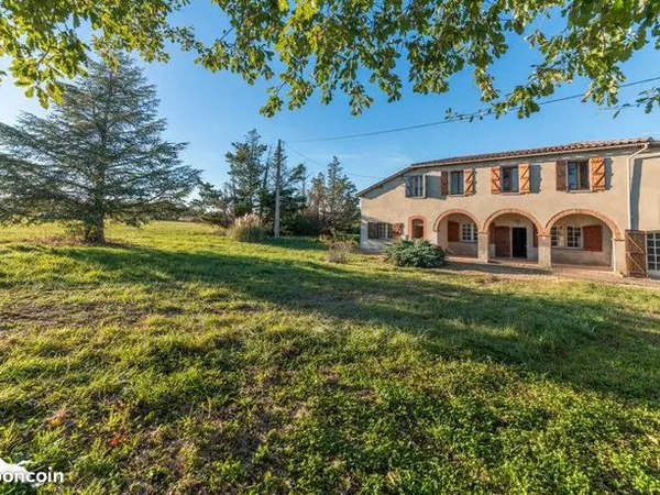 Maison 5 pièces 205 m² 