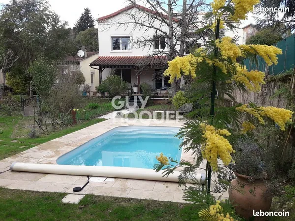 Maison 6 pièces 230 m² 