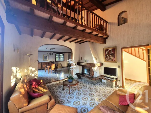 Maison 6 pièces 215 m² 
