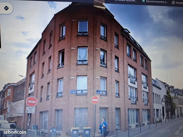 Duplex et garage ferme 