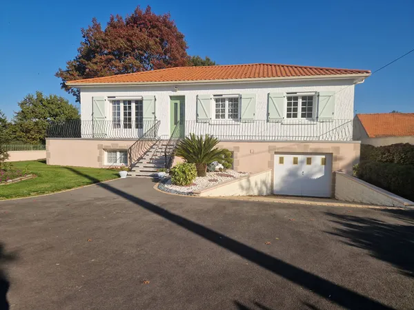 Falleron - 99 m² habitable - sous sol de 130 m² en surface utile avec garage - grange 105 m² 