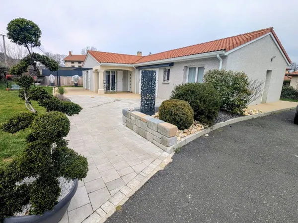 Maison de plain-pied 114 m² 