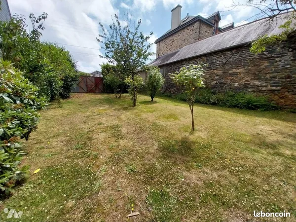 Terrain 1015 m² VITRE 