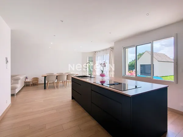 Grande maison de 180 m² 5 chambres sur un terrain de 1100 m² - 15 minutes HOUDAN 