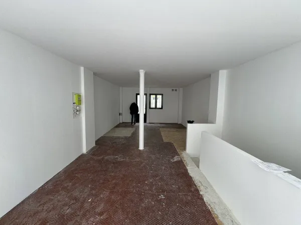 Boutique 2 pièces 50 m² 