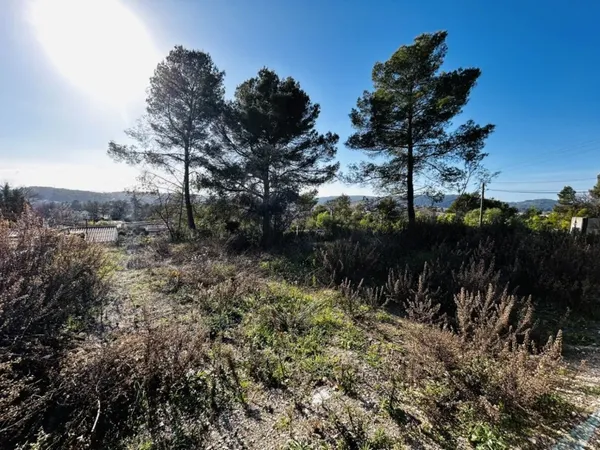 Terrain 774 m² 