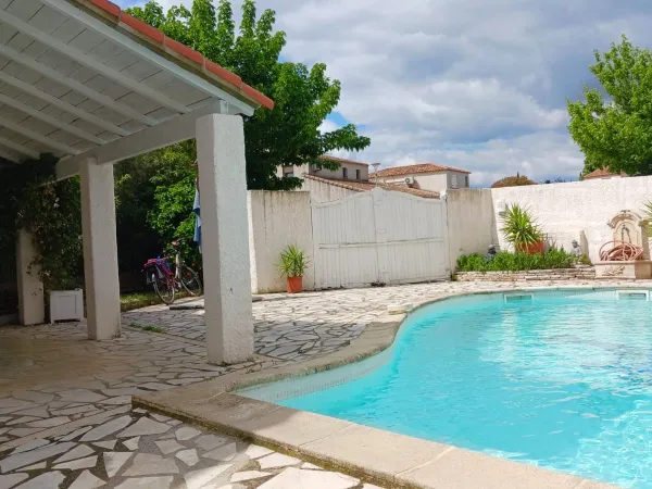 Villa traditionnelle avec piscine beaux volumes 