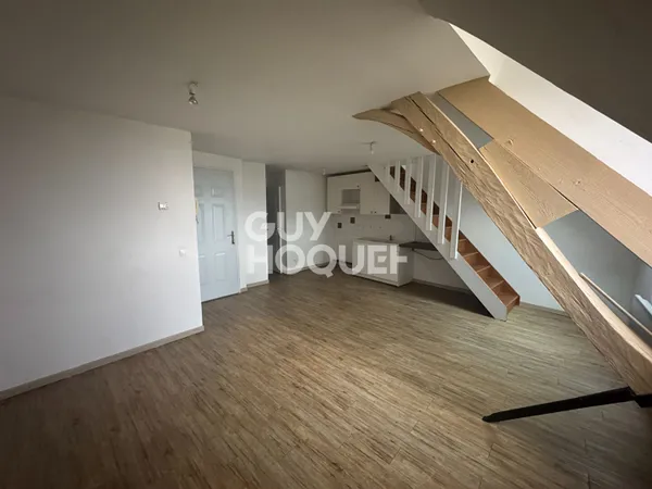 À louer Appartement 2 pièces en duplex Centre-ville d'Ivry-la-Bataille 