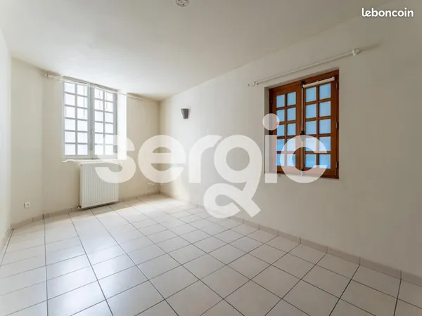 Studio 1 pièce 28 m² 