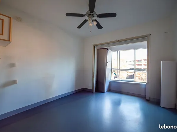 Studio 1 pièce 21 m² 