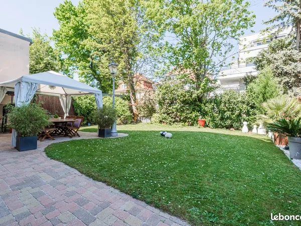 Duplex 8 pièces 187 m² 