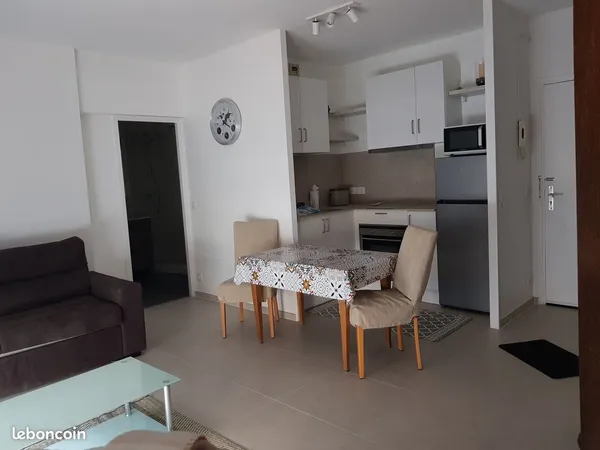 ANNECY BONLIEU Grand studio 29 m2, moderne, meublé, calme, lumineux, balcon sud 