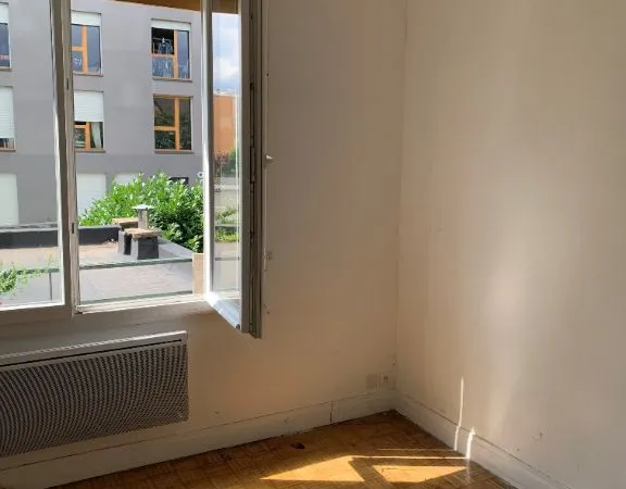 Studio 1 pièce 16 m² 