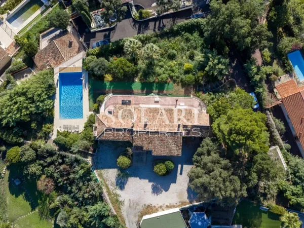 Villa avec piscine et vue panoramique sur la baie de Cannes 