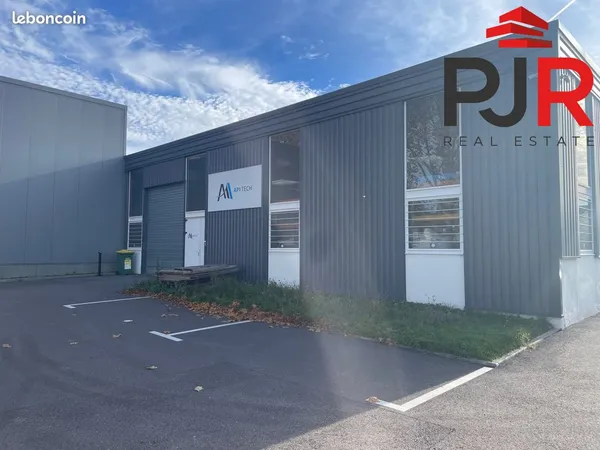Local 645 m² Seichamps 