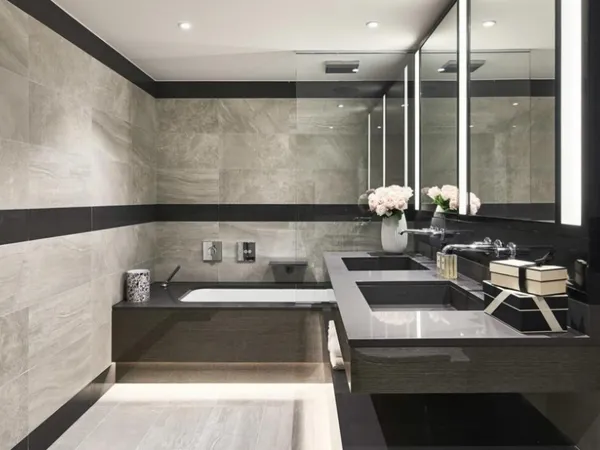 4 PIÈCES de 1084m² + TERRASSE + PKG(s) 