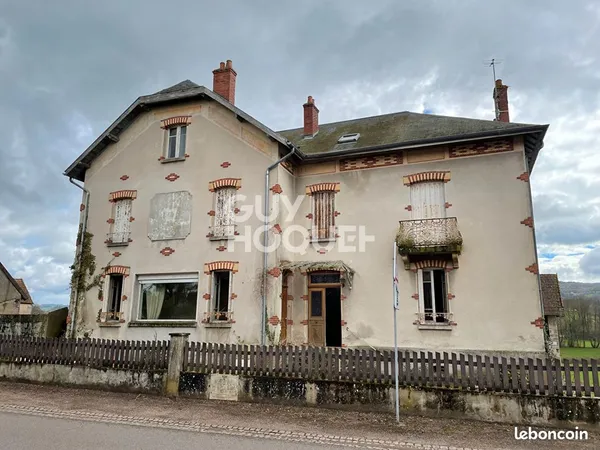 Maison 10 pièces 313 m² 
