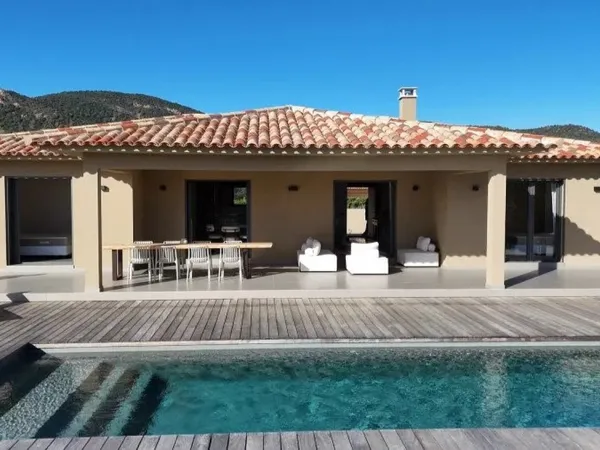 Villa récente de standing à Sainte-Lucie 