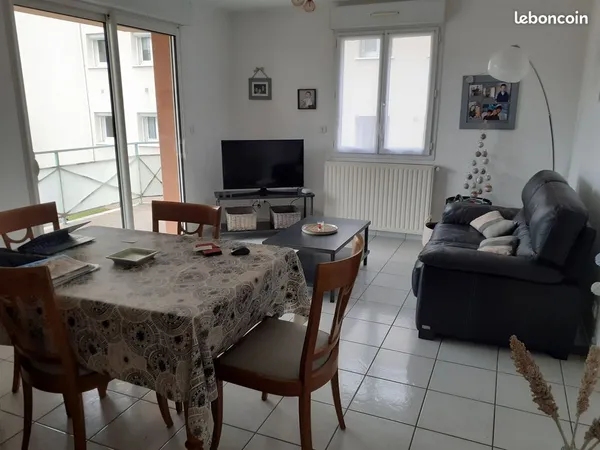 Bel appartement F4 avec terrasse et garage 