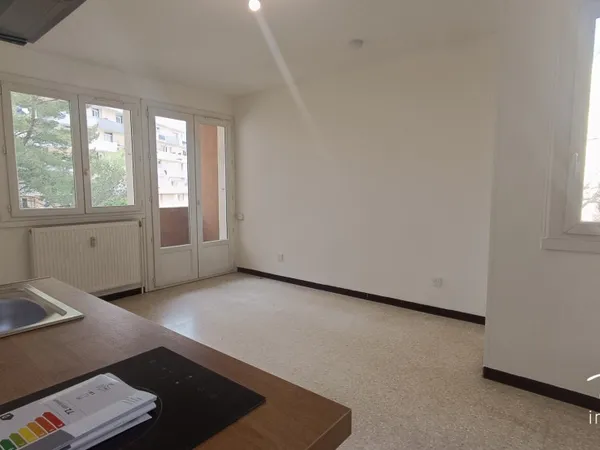 Studio 1 pièce 21 m² 